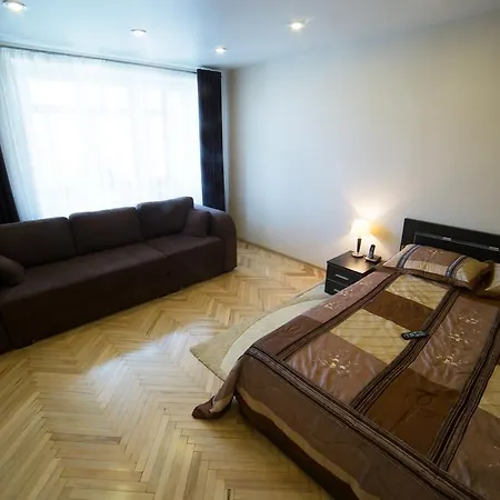 Studio Na Romanovskaiya Sloboda 16